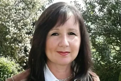 Painful anal. Housewife Marion moans in pain