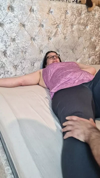 Beautiful hairy mature mom anal creampied